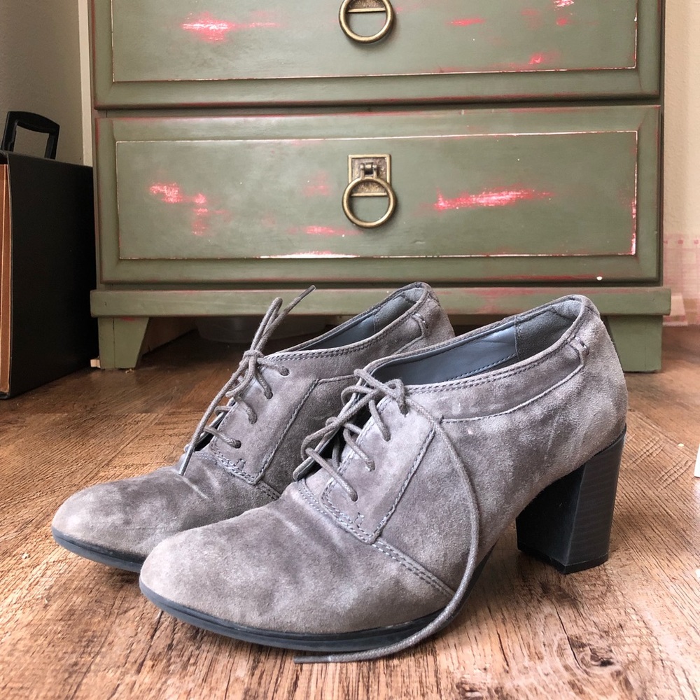 Clark’s Grey Suede Ankle Boot Heels Oxfords